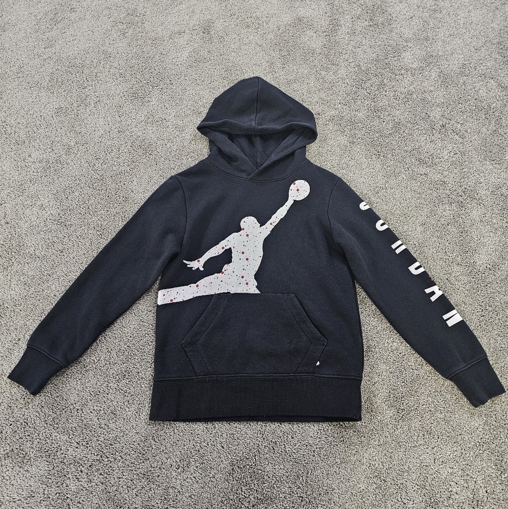 Boys Jordan Black Sweatshirt Iconic Jumpman Speckle Logo. Size Small.
